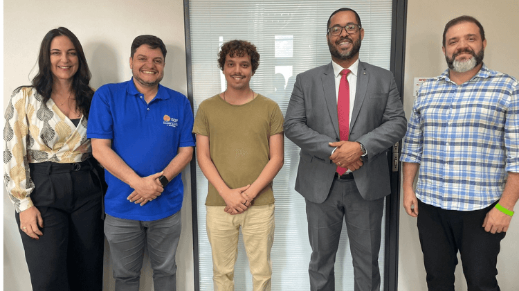 Universitários recebem Prêmio Essencial da Controladoria do DF</figcaption>
</figure>
</div>
</div>
<div class=